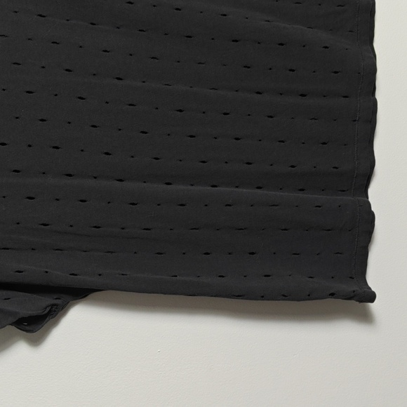 SIS SIS Anthropologie Black Cut Out Rolled Sleeve Top Size Large - Picture 11 of 14